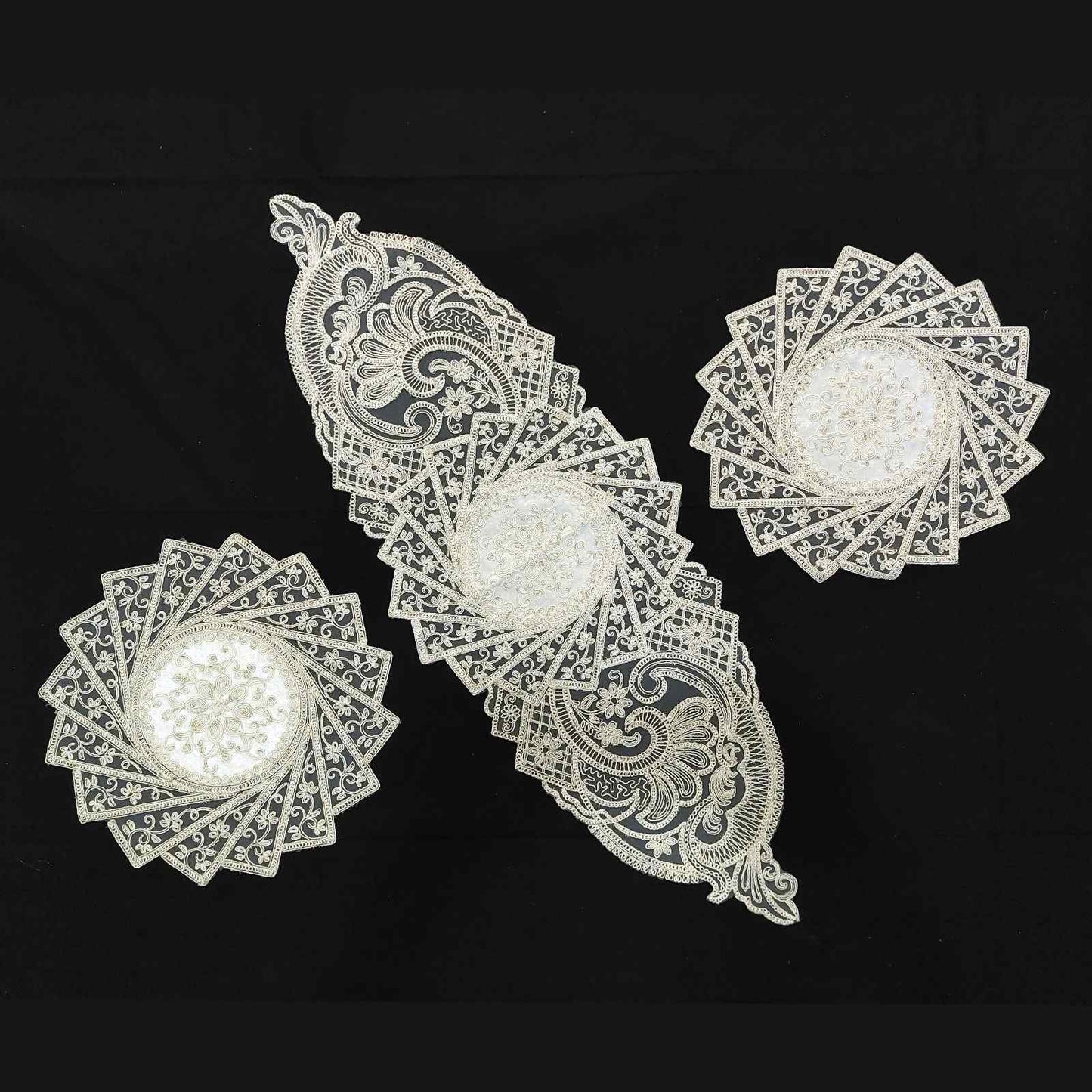 Set centrini 5 pezzi in tulle ricamato - Istanbul